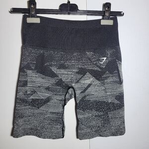 ❤️ 3 For $35 Gymshark ombre seamless high waist bike shorts black gray small